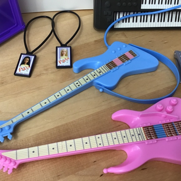 Barbie Jam’n Glam Dolls and HTF Drum Set - Picture 8 of 16